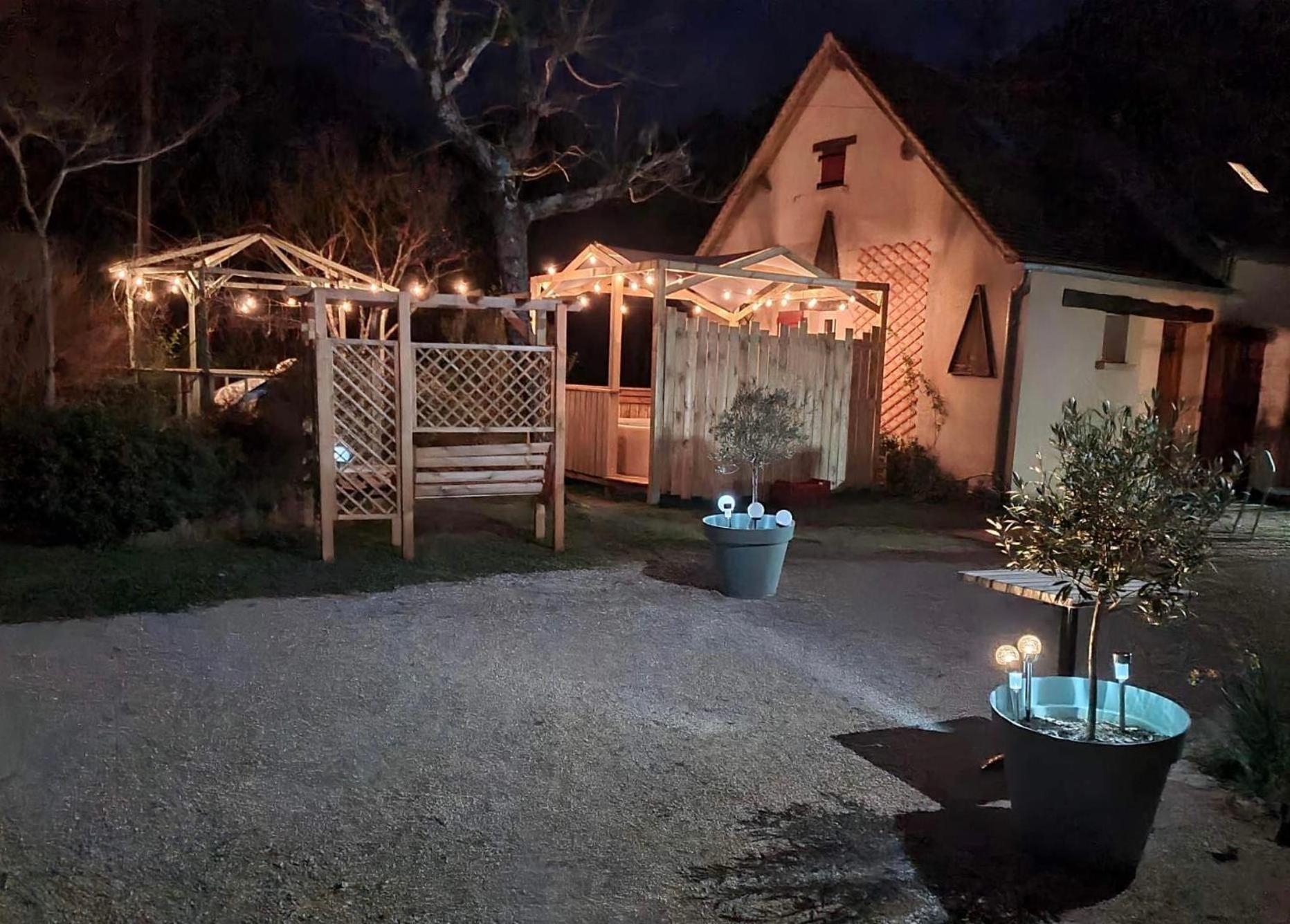 Le Domaine De La Claire Fontaine Gites -Chambres D'Hotes Montvalent Exterior photo