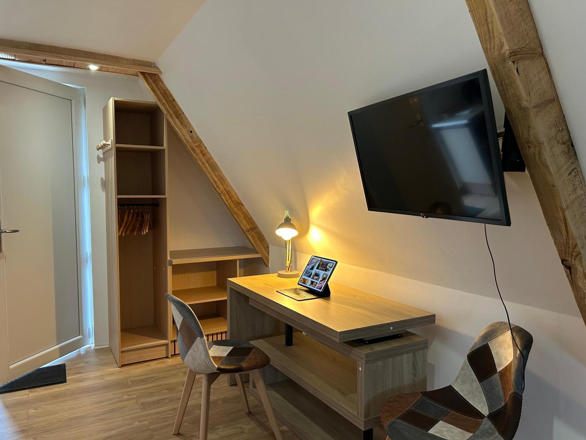 Le Domaine De La Claire Fontaine Gites -Chambres D'Hotes Montvalent Exterior photo