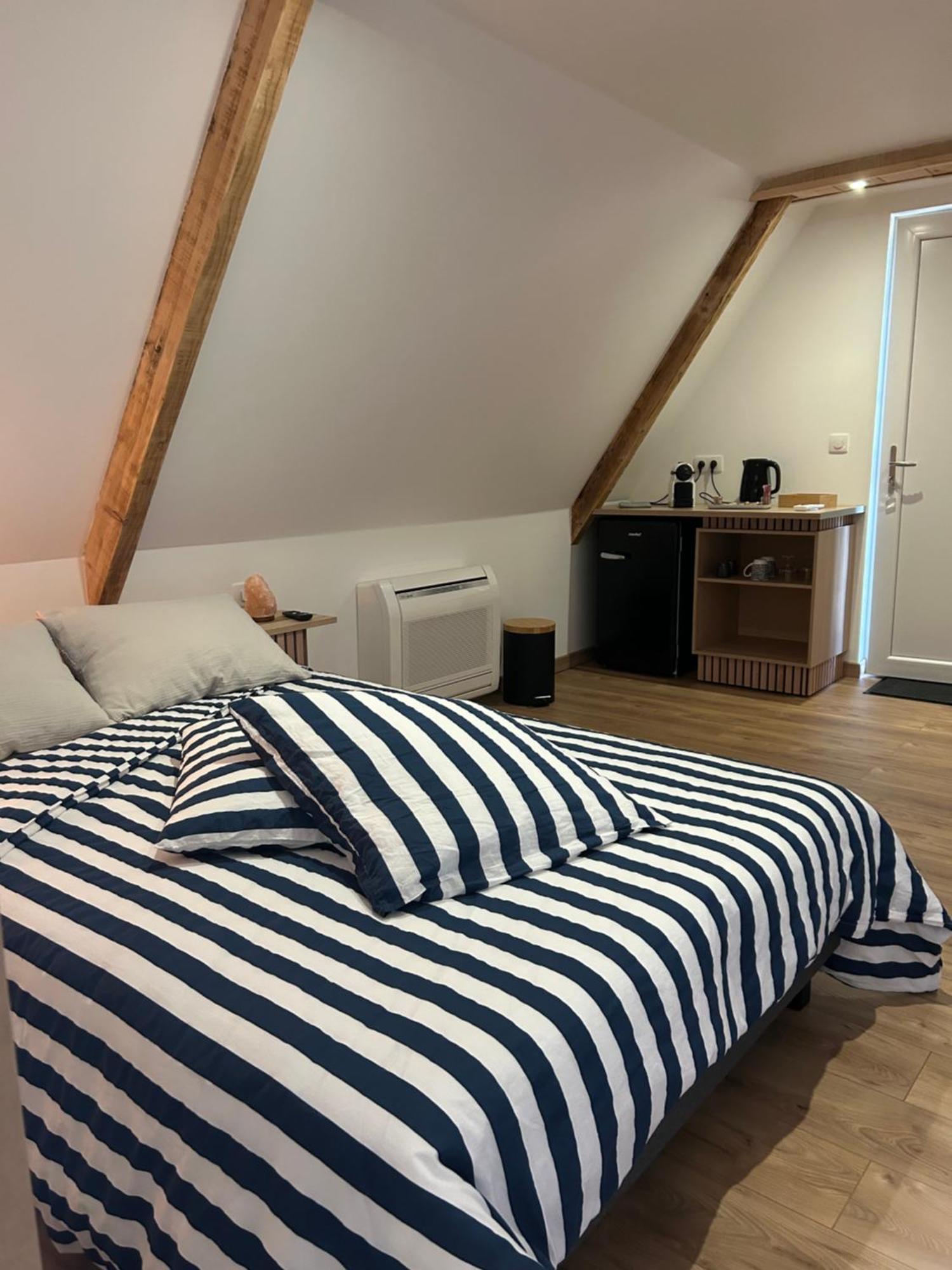 Le Domaine De La Claire Fontaine Gites -Chambres D'Hotes Montvalent Exterior photo
